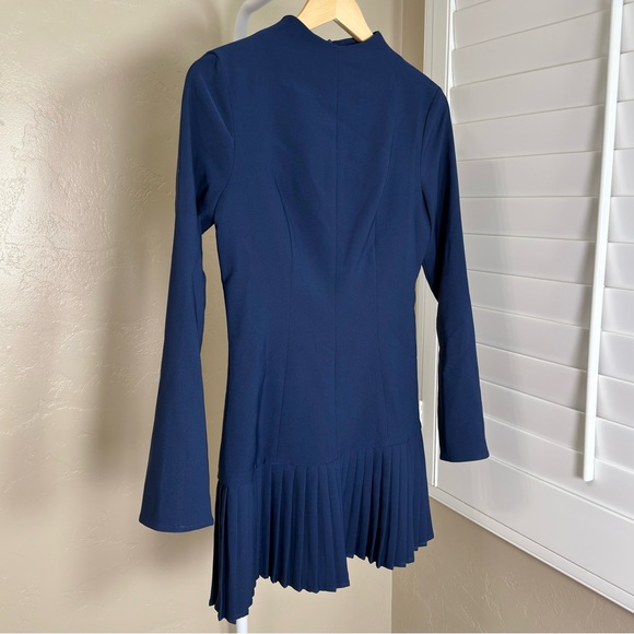 Sold - Picture 4 of 10